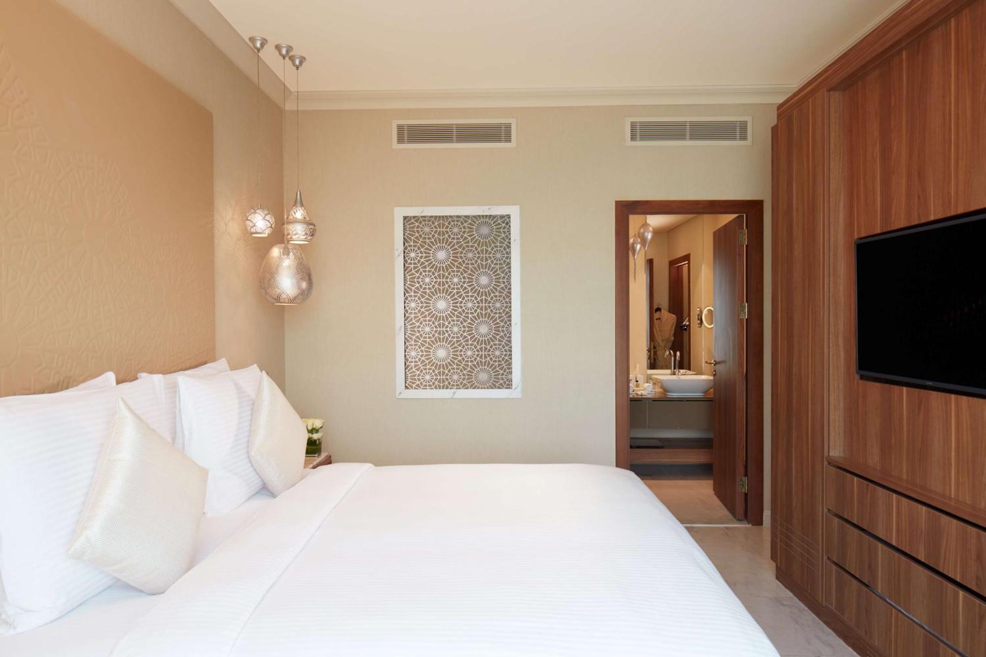 Tilal Jabal Al Kabah Hotel Meca Exterior foto A bedroom at the hotel
