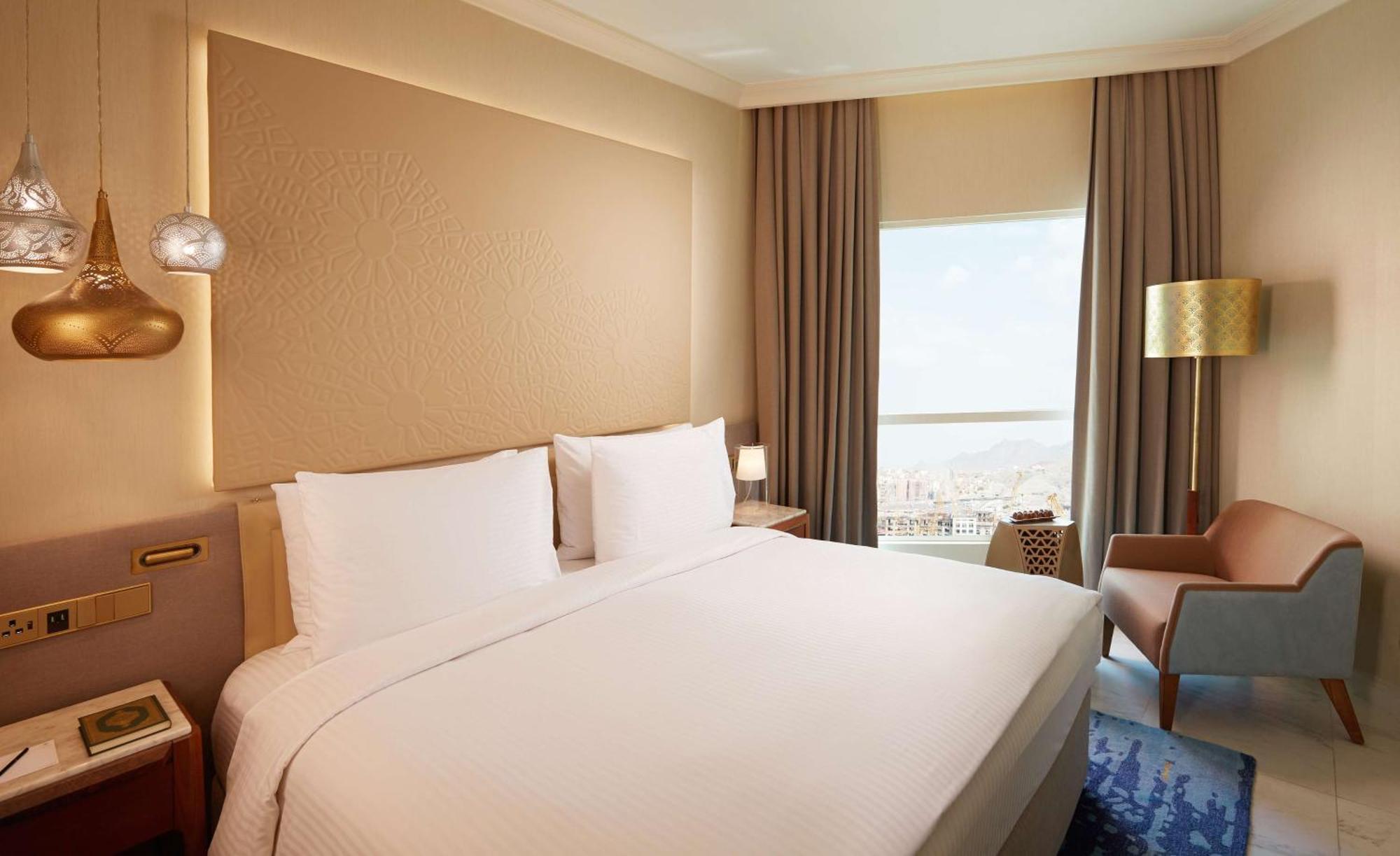 Tilal Jabal Al Kabah Hotel Meca Exterior foto A bedroom at the hotel