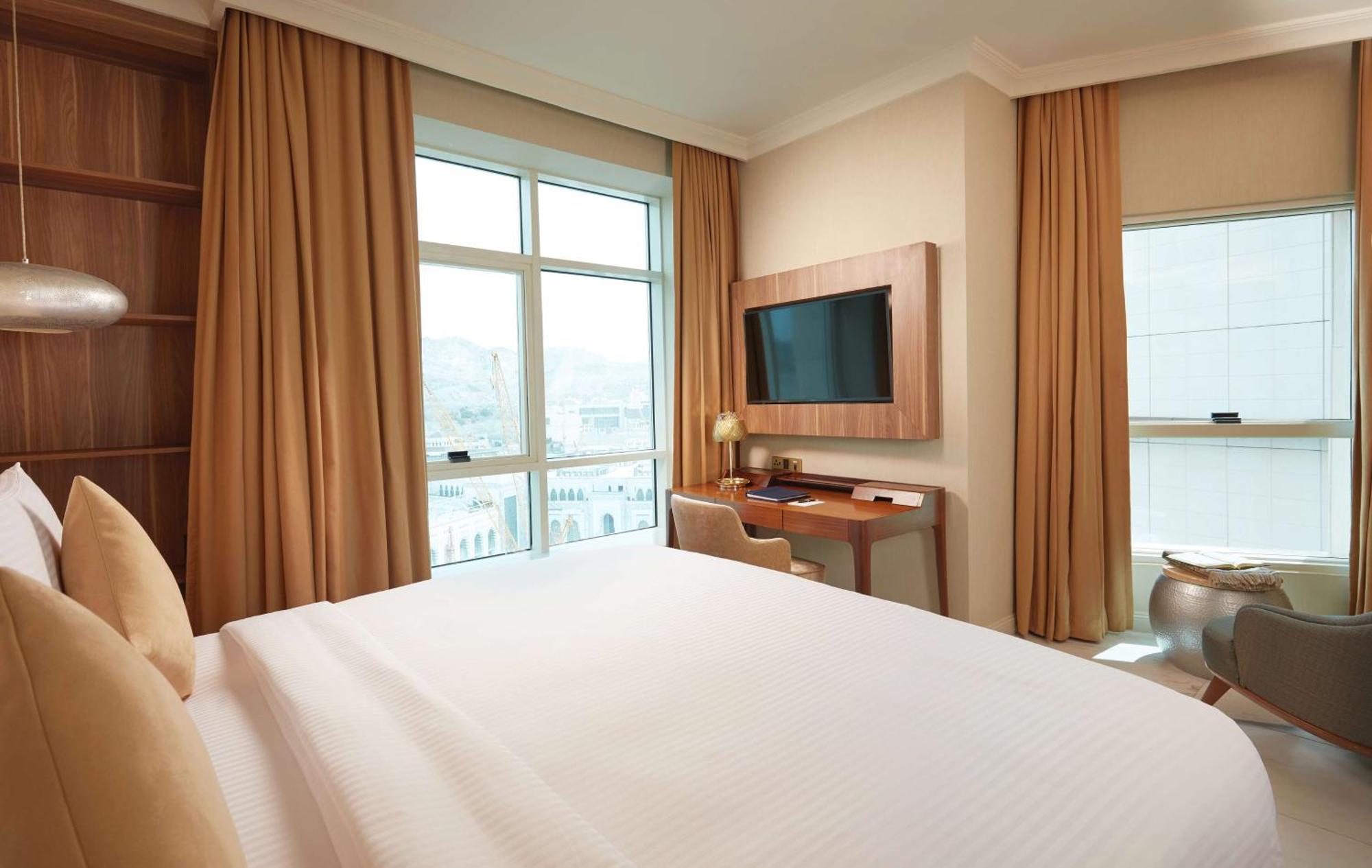 Tilal Jabal Al Kabah Hotel Meca Exterior foto A bedroom at the hotel