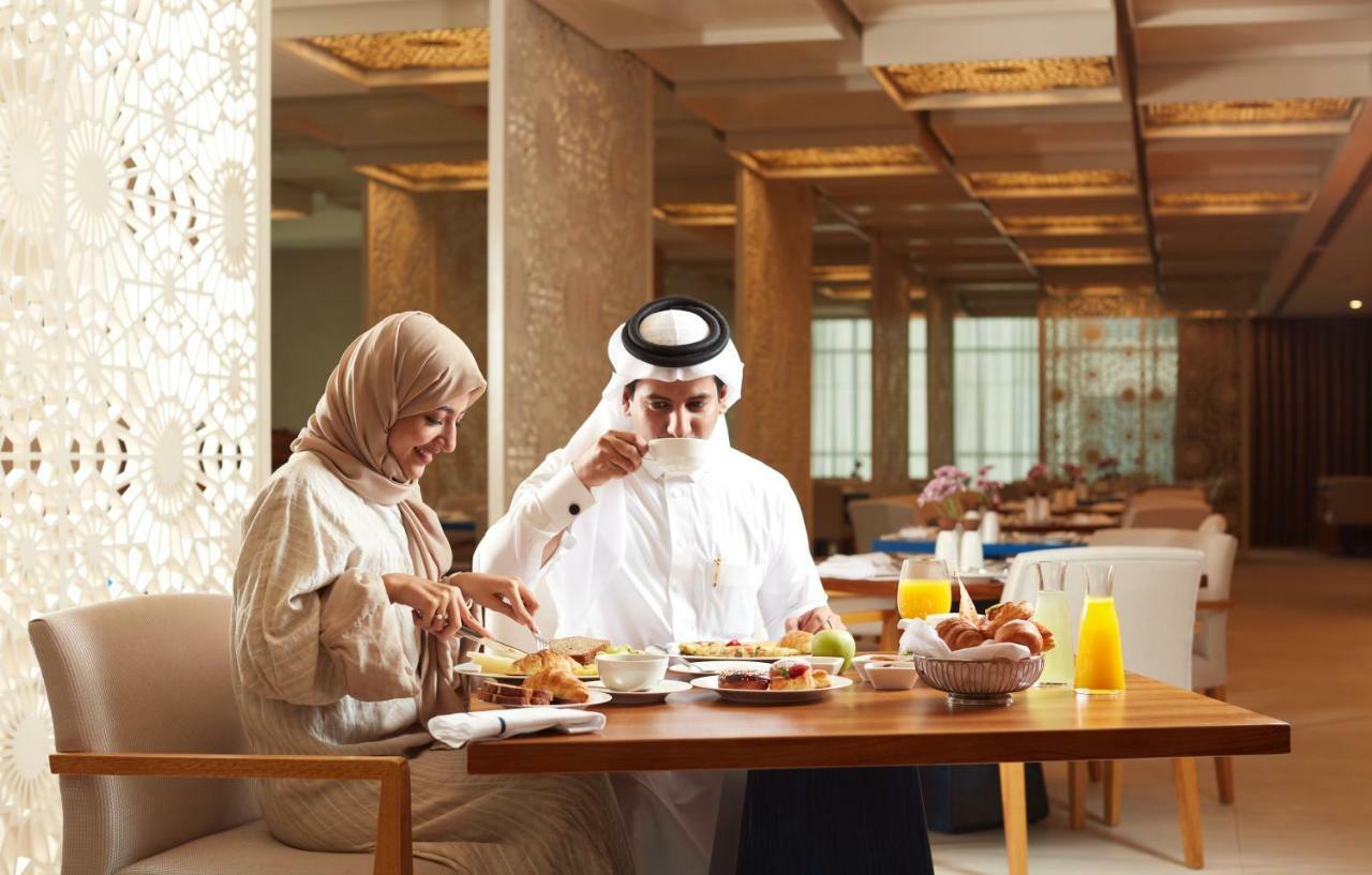 Tilal Jabal Al Kabah Hotel Meca Exterior foto A couple from the United Arab Emirates